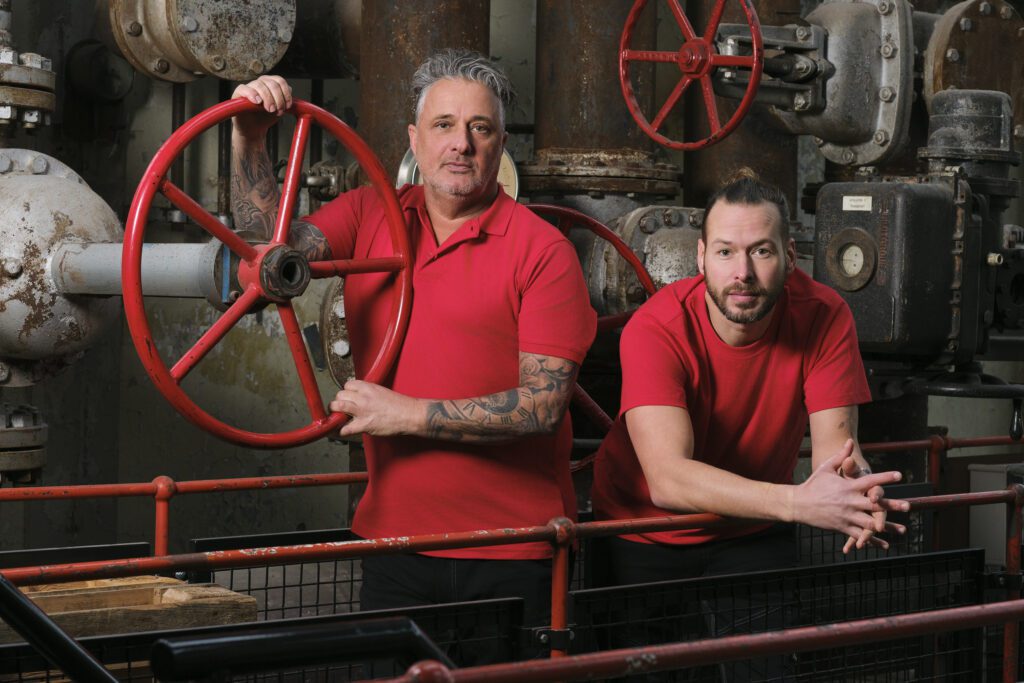 twee installateurs in B2B wear werkkleding
