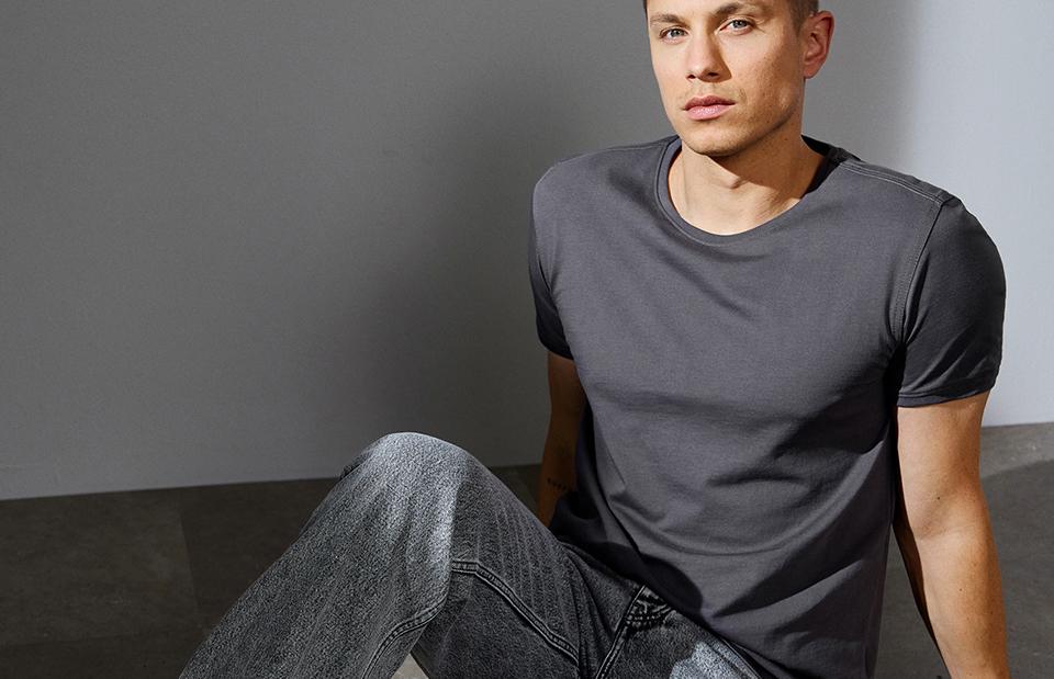 PRO wear t-shirt silver grey bij man
