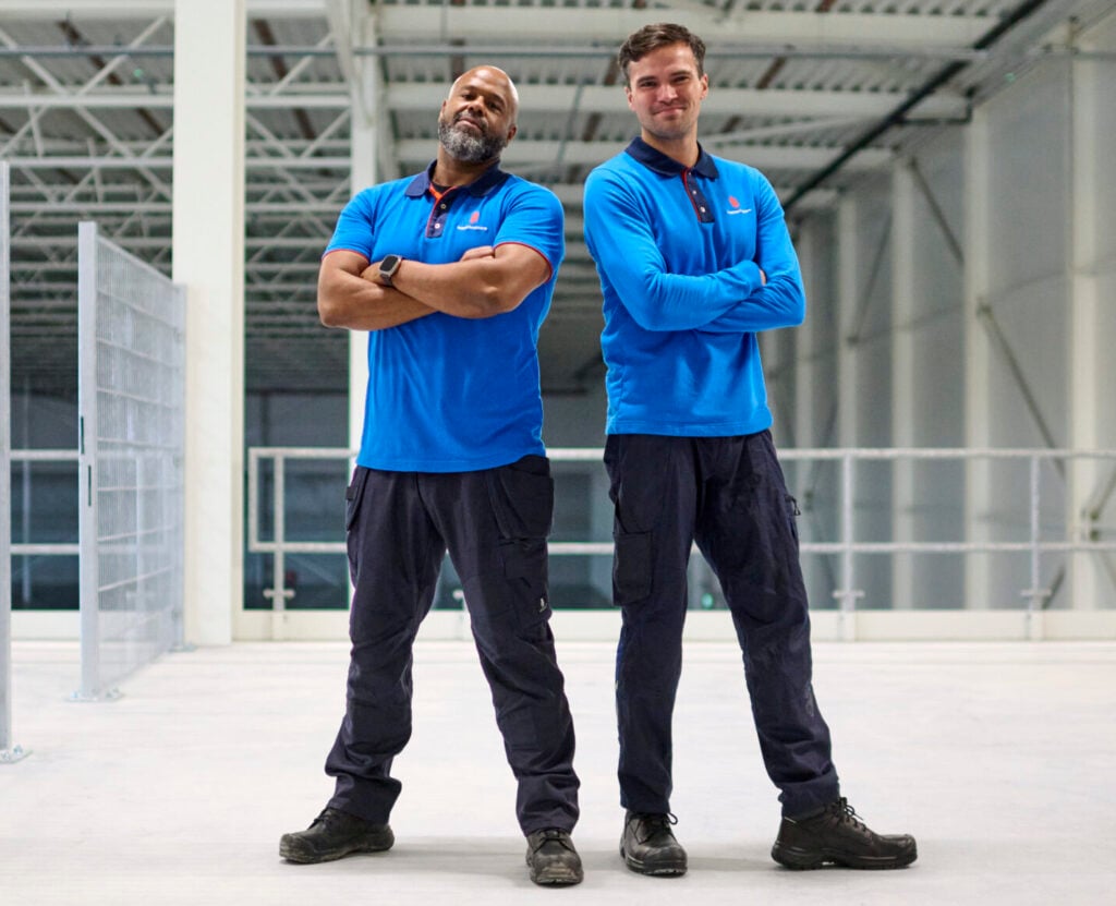 medewerkers in special kleding van Hoppenbrouwers