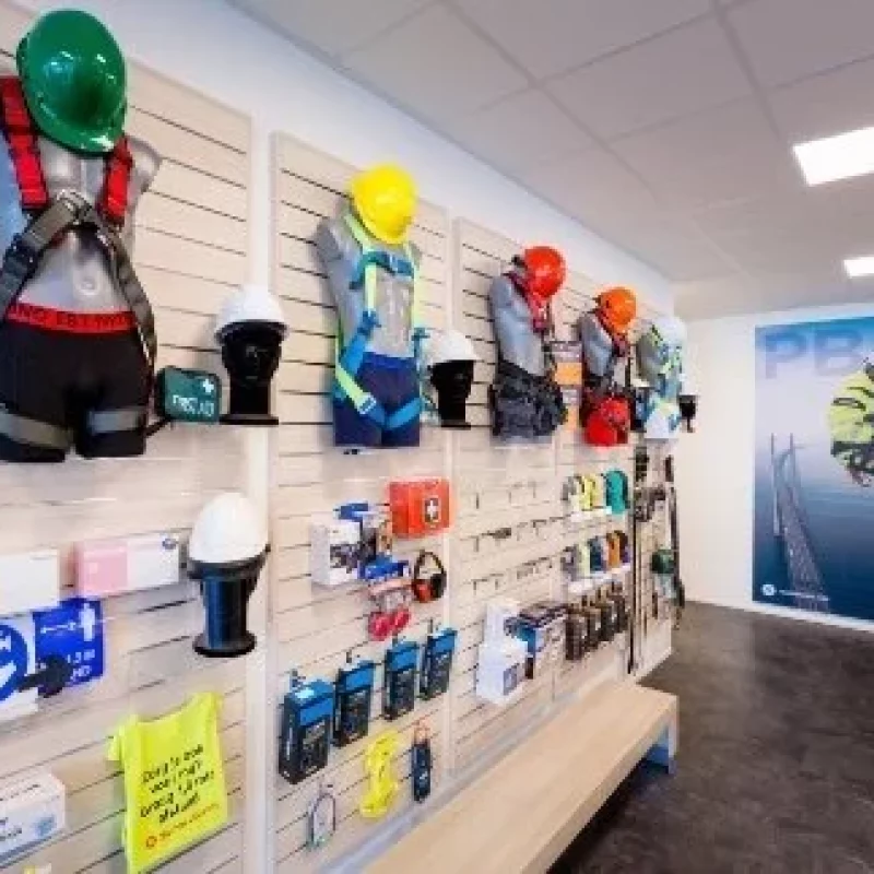 De persoonlijke beschermingswand in de showroom van Van den IJssel.